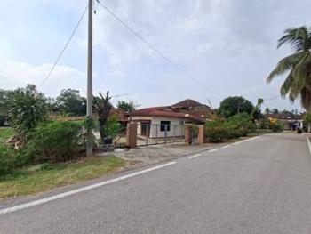 Bungalow at Kampung Melayu Seri Kundang, Kundang, photo 1