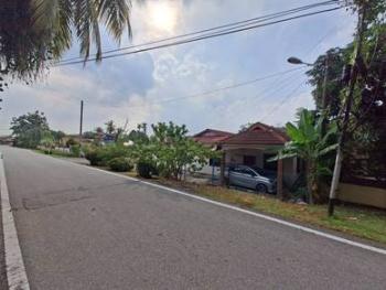 Bungalow at Kampung Melayu Seri Kundang, Kundang, photo 2