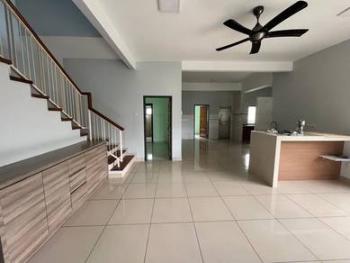 House at Aman Putri, Sungai Buloh, photo 3