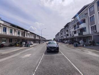 Taman Tasik Semenyih, Semenyih的联排别墅，照片1