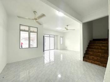Rumah di PUJ 7, Puncak Jalil, foto 5