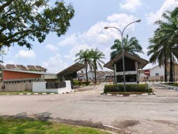 Jln Merak, Kulai的联排别墅，照片1