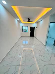 Flat at Block 5, Air Biru, Pasir Gudang, photo 1