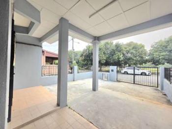 House at Taman Dahlia, Salak Tinggi, photo 4