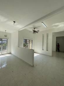 Banglo di Taman Tunku Sarina, Jitra, foto 9