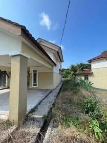 Banglo di Taman Tunku Sarina, Jitra, foto 3