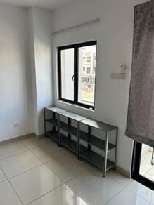 Ruang tamu & makan – Bilik di 28 Residence, Salak Tinggi, foto 6