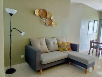 Ruang tamu & makan – Kondominium di Residensi Sky Awani 1, Batu, foto 6