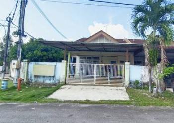 House at Jalan Merbau, Kulai, photo 1