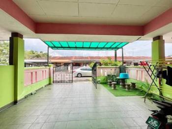 Jalan Sri Sutera 3, Pontian的房屋，照片1