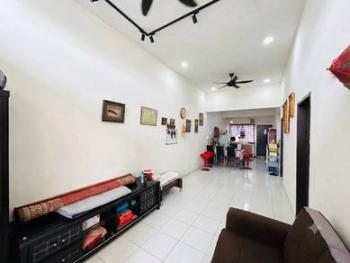 House at Jalan Lampam, Pasir Gudang, photo 1