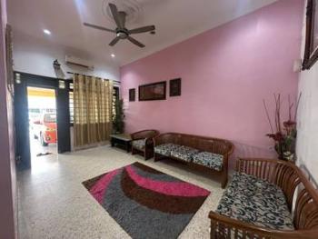 Living & dining – House at Jalan Camar, Perling, photo 1