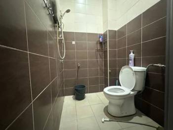 Bathroom – House at Jalan Camar, Perling, photo 9