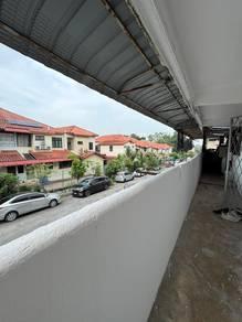 Pangsapuri di Taman Ungku Tun Aminah Blok 72, Skudai, foto 1