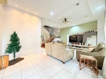 Ruang tamu & makan – Rumah di Setia Damai 15, Setia Alam, foto 1
