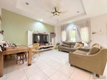 Ruang tamu & makan – Rumah di Setia Damai 15, Setia Alam, foto 2