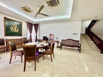 Bungalow at Jalan Menara, Bukit Jelutong, photo 4
