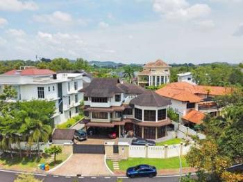 Bungalow at Jalan Menara, Bukit Jelutong, photo 2