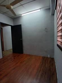 Putra Permai 1A Taman Equine, Seri Kembangan的平层住宅，照片5