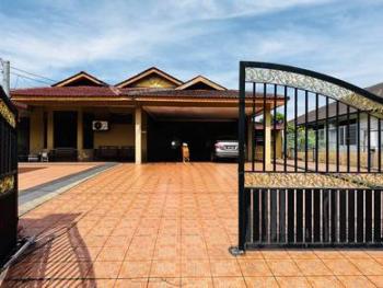 Bungalow at Bandar Rinching Phase 1, Semenyih, photo 1