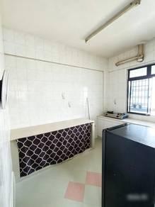 Pangsapuri di Jalan Pekaka, Taman Perling, Perling, foto 9
