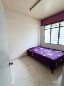 Pangsapuri di Jalan Pekaka, Taman Perling, Perling, foto 3
