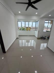 Pangsapuri di Jalan Camar Taman Perling, Perling, foto 4