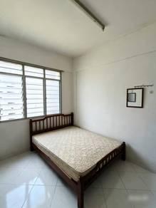 Pangsapuri di Jalan Pekaka, Taman Perling, Perling, foto 7