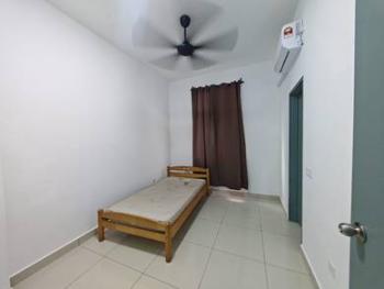 Bedroom – House at Jalan Permas 17, Permas Jaya, photo 3