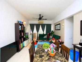 Apartmen di Wawasan Pusat, Puchong, foto 1