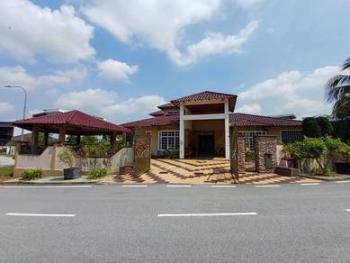 Bungalow at Section 8, Kota Damansara, photo 1