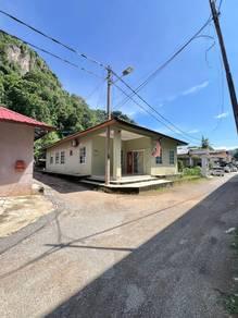 Bungalow at Kampung Sri Gombak Indah, Batu Caves, photo 1