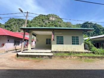 Bungalow at Kampung Sri Gombak Indah, Batu Caves, photo 2