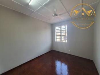 Rumah di Taman Saujana Puchong, Puchong, foto 9