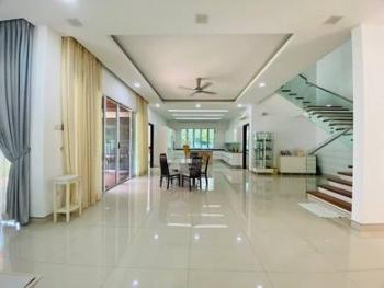 Bungalow at TAMAN UKAY SERAYA, Ampang, photo 1