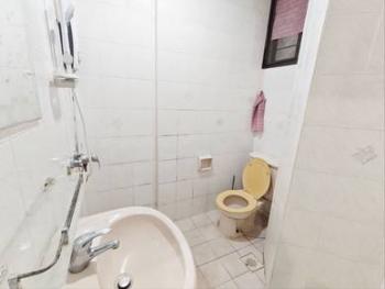 Bathroom – Apartment at Taman Bukit Mewah, Johor Bahru, photo 9