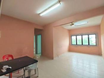 Flat at Taman Gaya, Ulu Tiram, photo 1