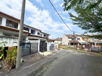 D'Majestica Bandar Damai Perdana, Cheras的联排别墅，照片3