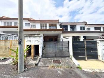 D'Majestica Bandar Damai Perdana, Cheras的联排别墅，照片1
