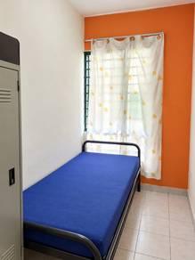 Bilik tidur – Bilik di Pusat Komersial Seksyen 7, Shah Alam, foto 5