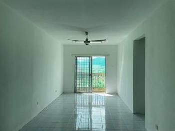 Condominium at Laksamana Puri, Batu Caves, photo 1