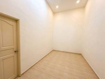 Rumah di Jalan Permas 13/10, Permas Jaya, foto 2