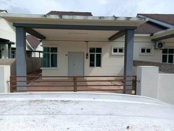 House at Bandar Permata Lunas, Lunas, photo 1