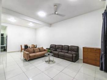 Ruang tamu & makan – Rumah di Jalan Alam, Masai, foto 4
