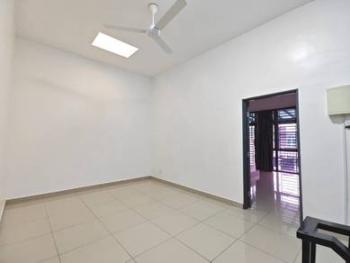 Bilik tidur – Rumah di Jalan Alam, Masai, foto 9