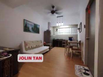 Apartmen di Persiaran Lengkuas, Tanjong Tokong, foto 1