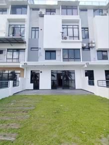 Lake View Homes, Puchong的联排别墅，照片8