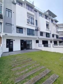 Lake View Homes, Puchong的联排别墅，照片6