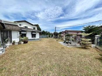 Bungalow at Taman Ampang Jaya, Ampang, photo 1