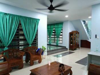 Bungalow at Tok Sira, Kuantan, photo 2